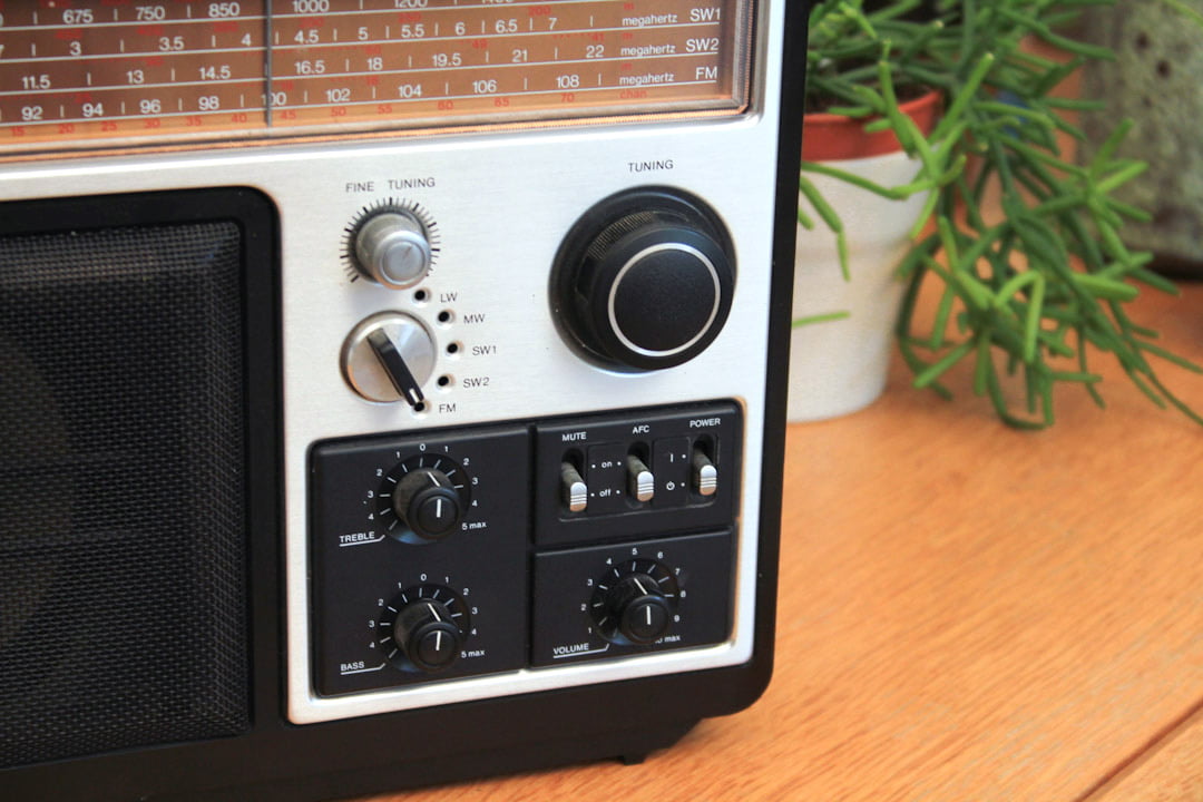 80s Philips 970 vintage portable radio