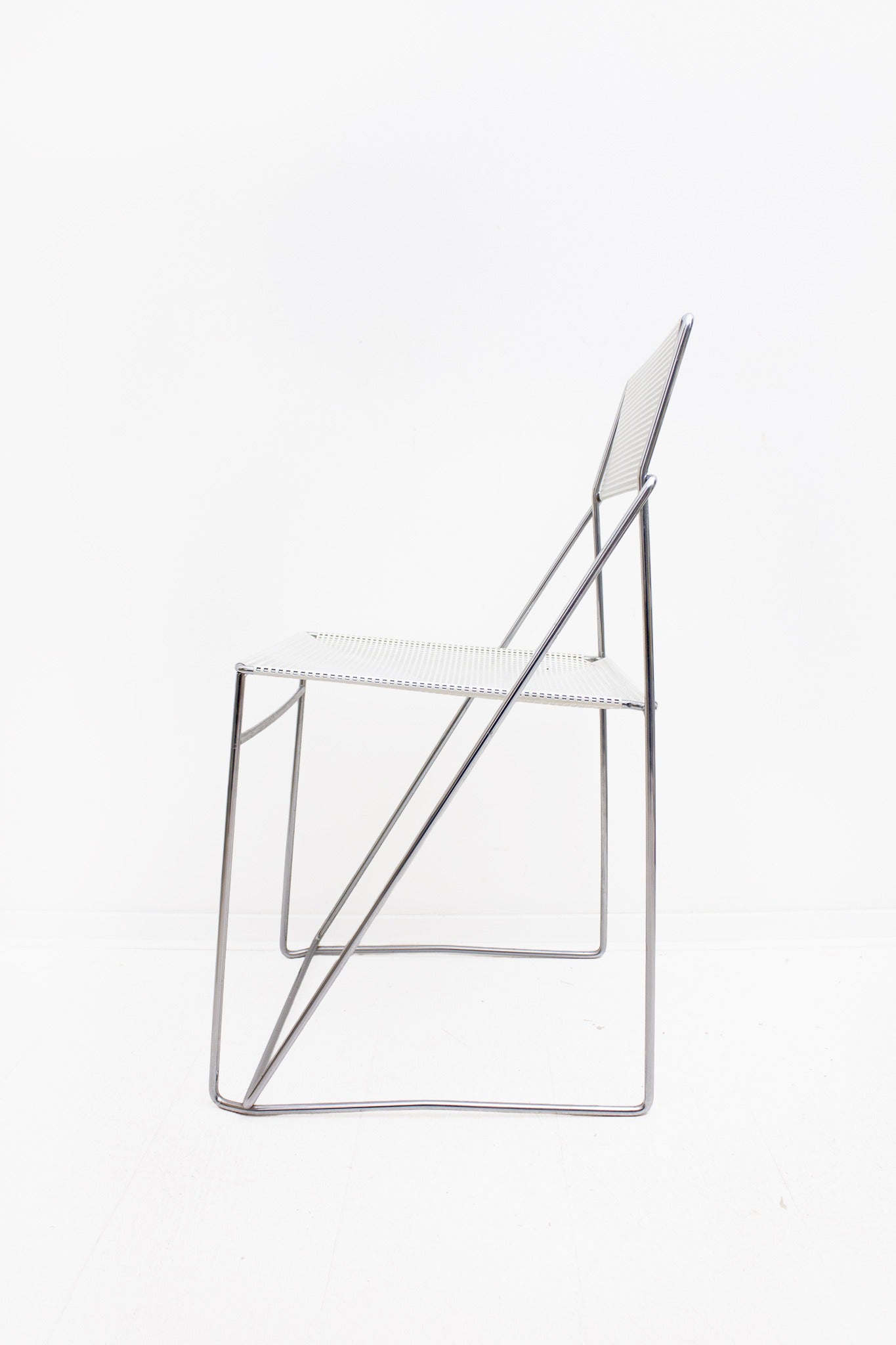 80’s stoel ‘Nuova X-Line Omli’ Niels Jørgen Haugesen x Hybodan