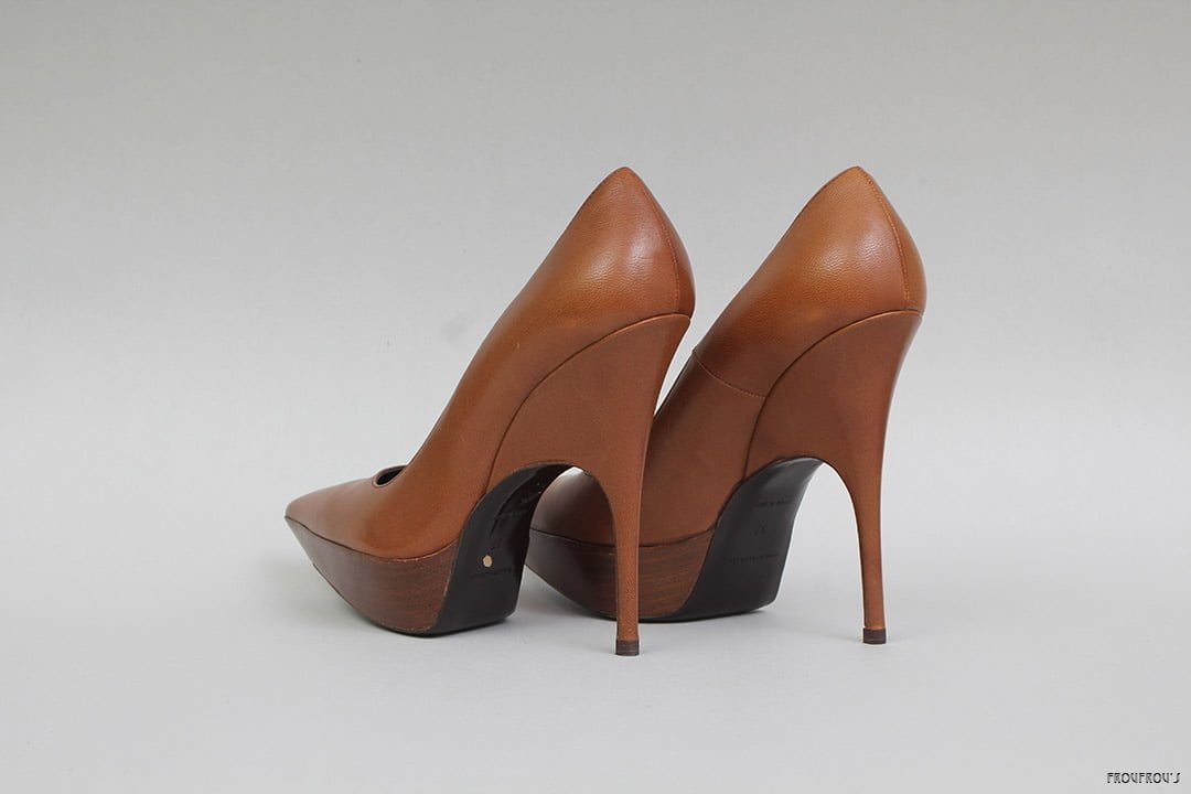 Bruin leren pointy Balenciaga pumps 37