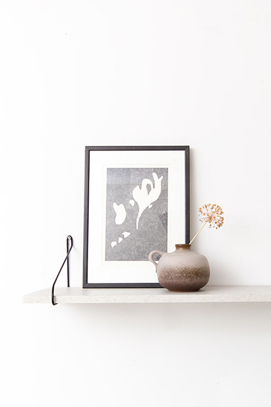 Abstracte pentekening met passe-partout en zwarte lijst