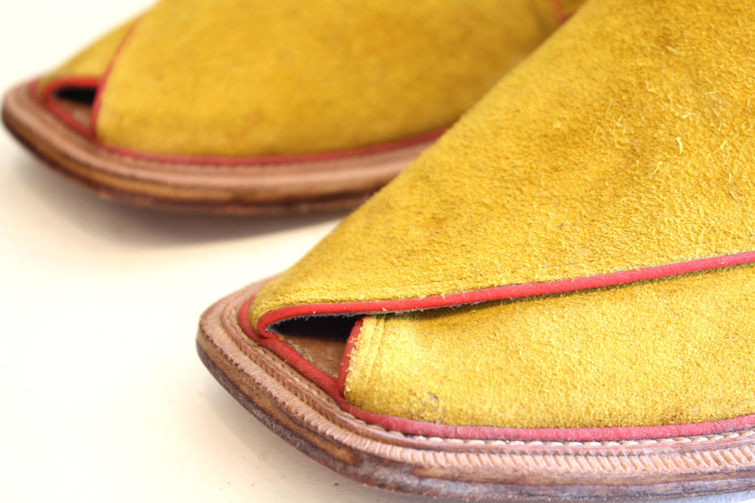 Handgemaakte gele suede heren sandalen uit Afghanistan maat 43,5
