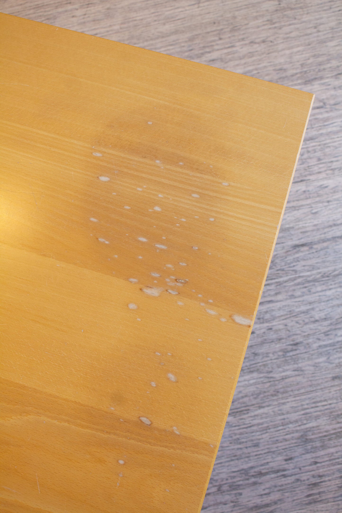 Arne Jacobsen salontafel met houten blad en hairpin poten jaren 70