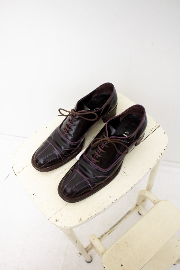 Vintage aubergine leren Prada veterschoenen