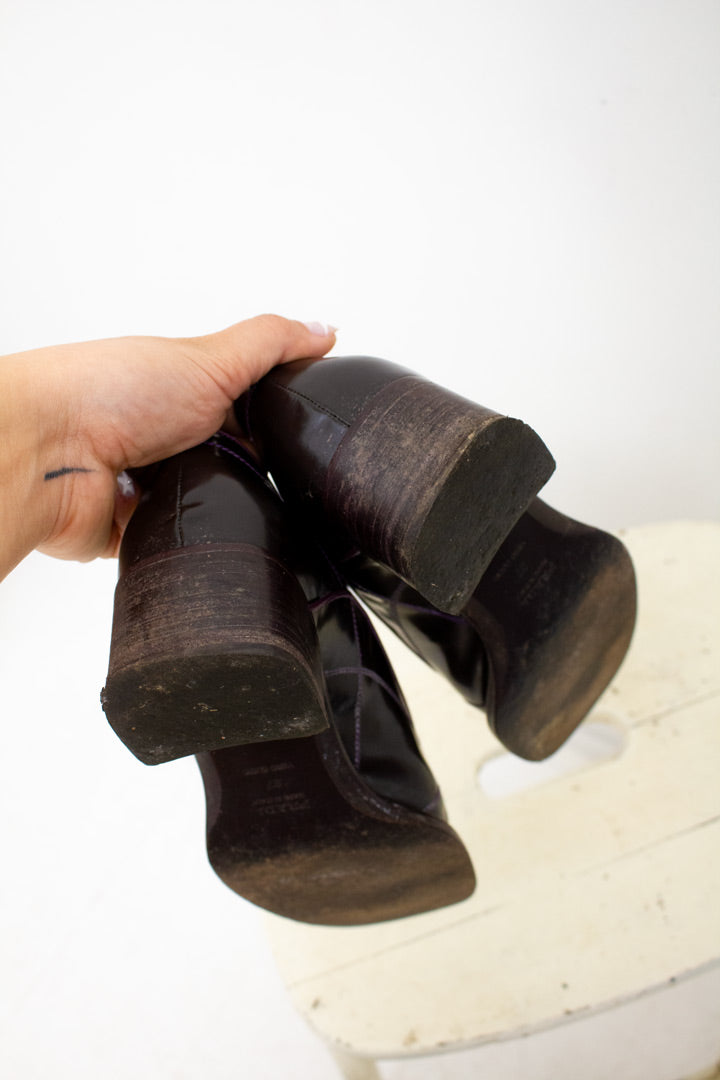 Vintage aubergine leren Prada veterschoenen
