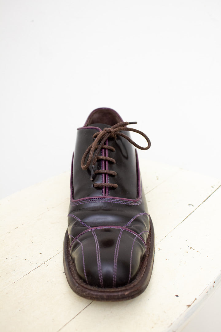 Vintage aubergine leren Prada veterschoenen