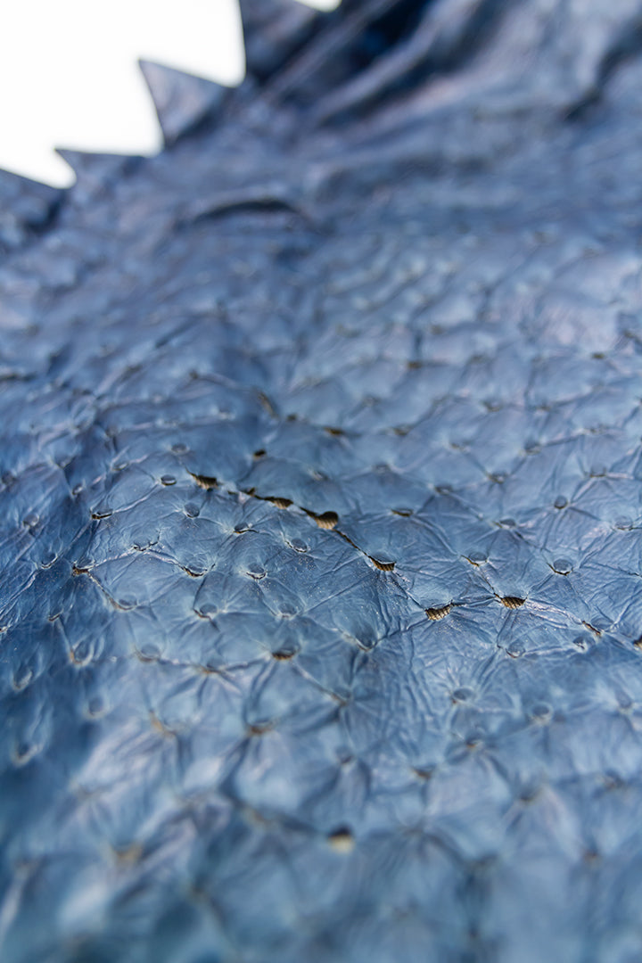 Blauwe Kansai Yamamoto jas van imitatie struisvogelleer met drakenstekels