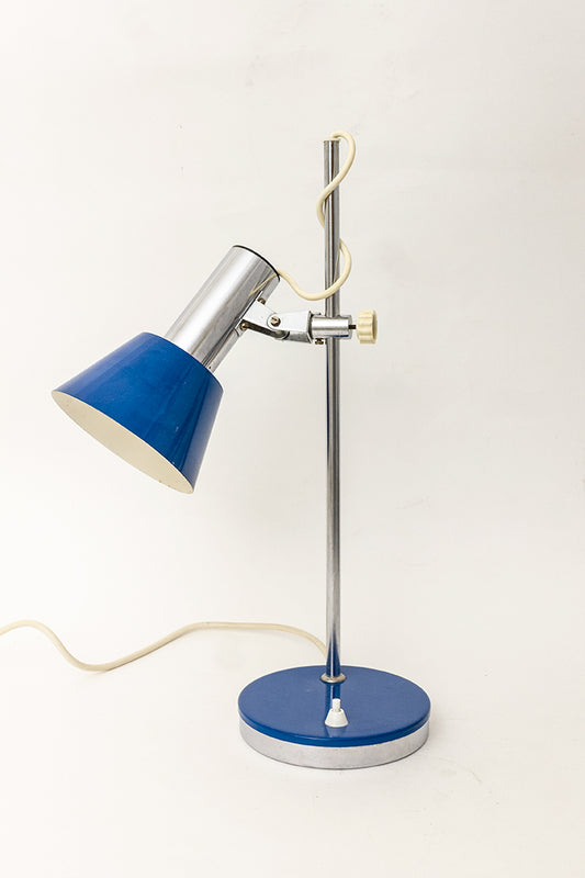 Blauwe vintage bureaulamp met verchroomde details