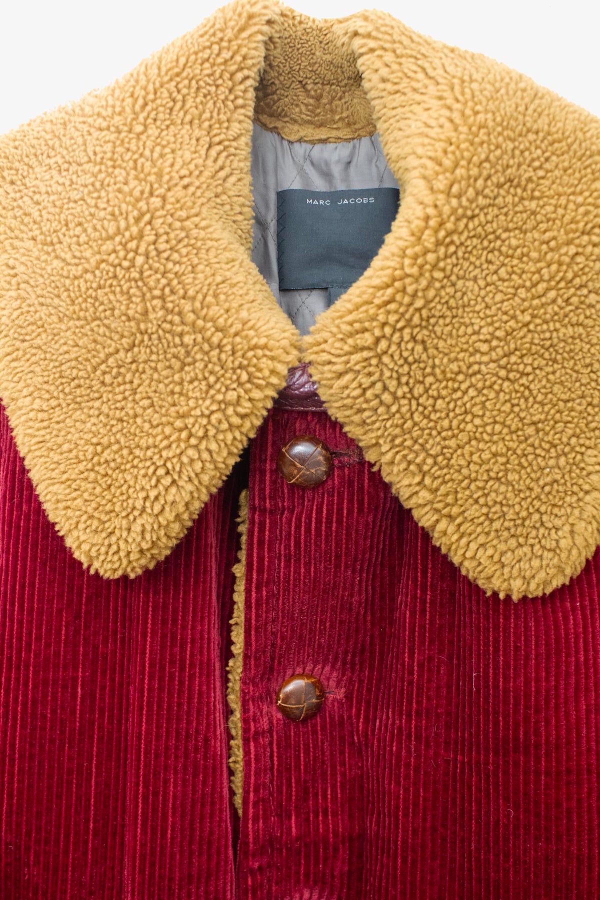 Bordeauxrode corduroy Marc Jacobs jas met faux fur en leer details