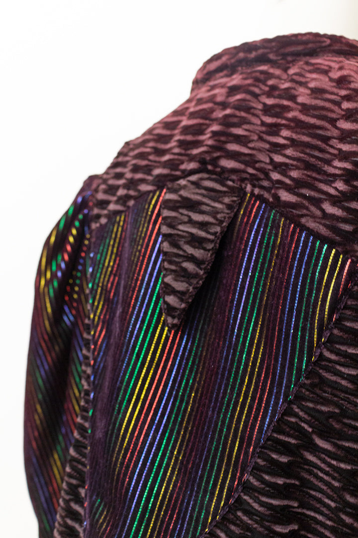 Bruin velvet jasje met regenboog en lurex strepen jaren 80