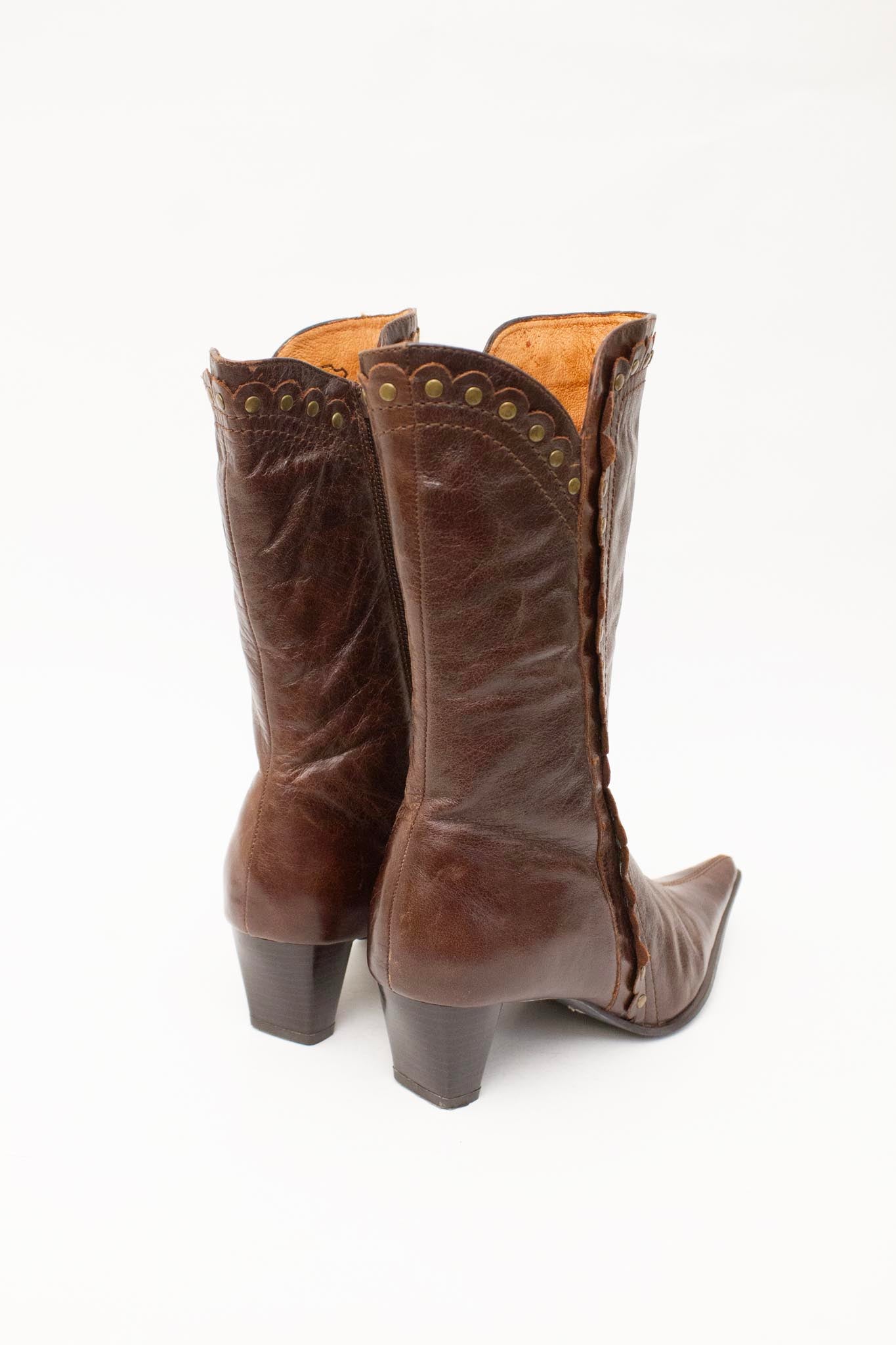 Bruine leren pointy studded laarsjes maat 36
