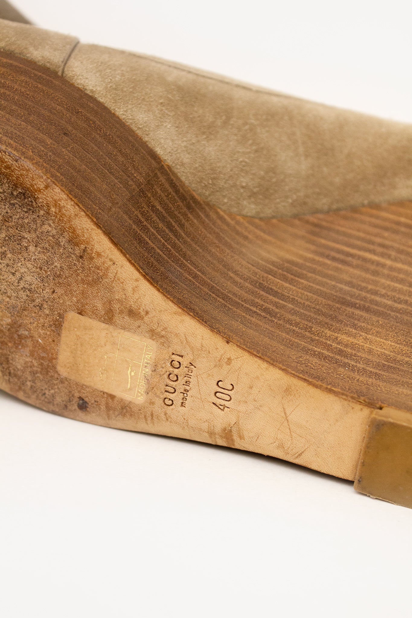Bruine Suède Gucci wedges met goudkleurige gesp