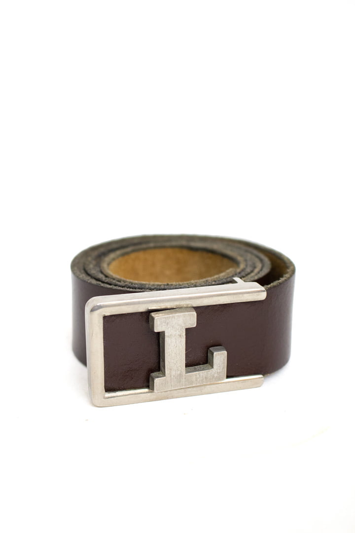 Bruine vintage leren riem met zilverkleurige L gesp
