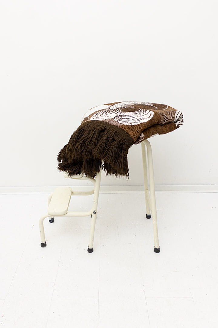 Bruine vintage sprei met speels cirkelpatroon en franjes jaren 70