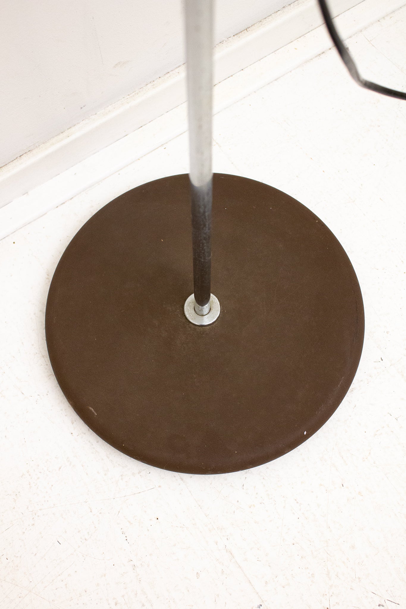 Metalen jaren 70 vloerlamp met bruine spot