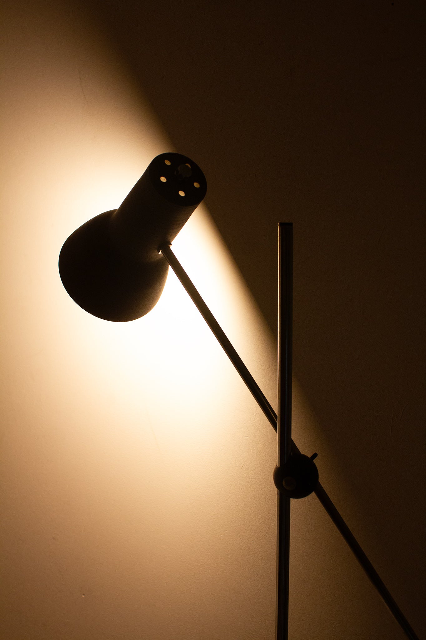 Metalen jaren 70 vloerlamp met bruine spot