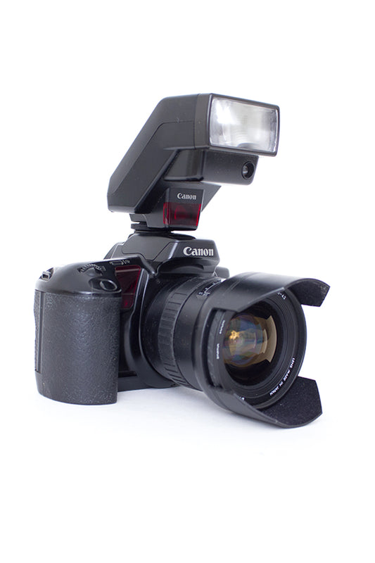 Canon EOS 10 + Sigma 21-35mm