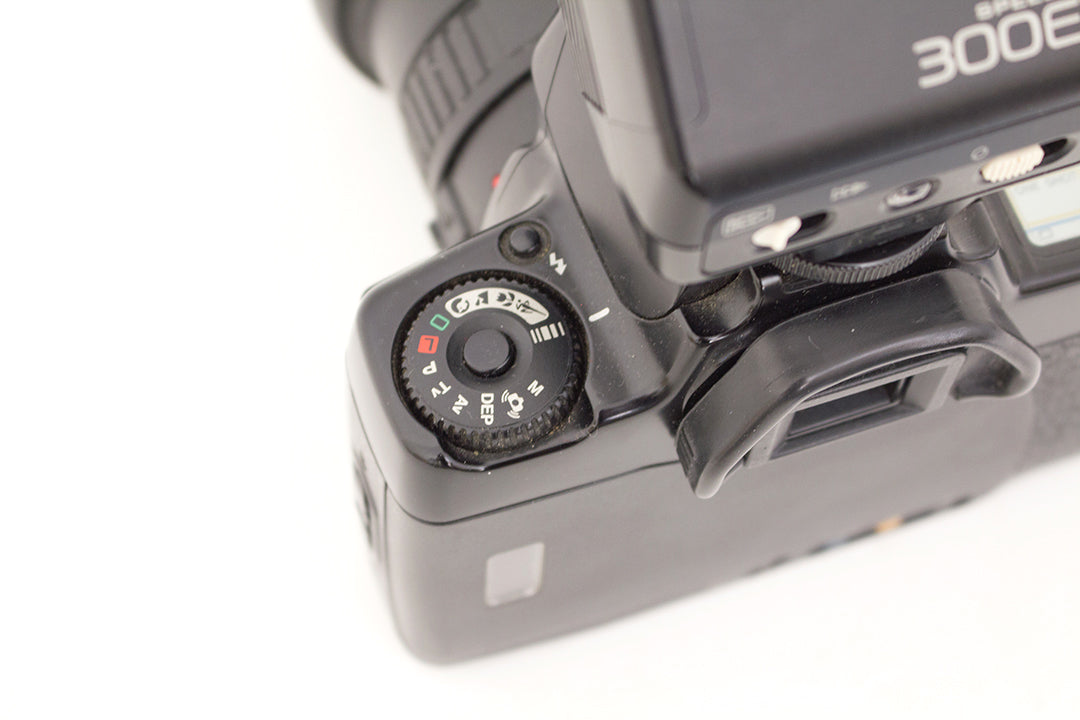 Canon EOS 10 + Sigma 21-35mm