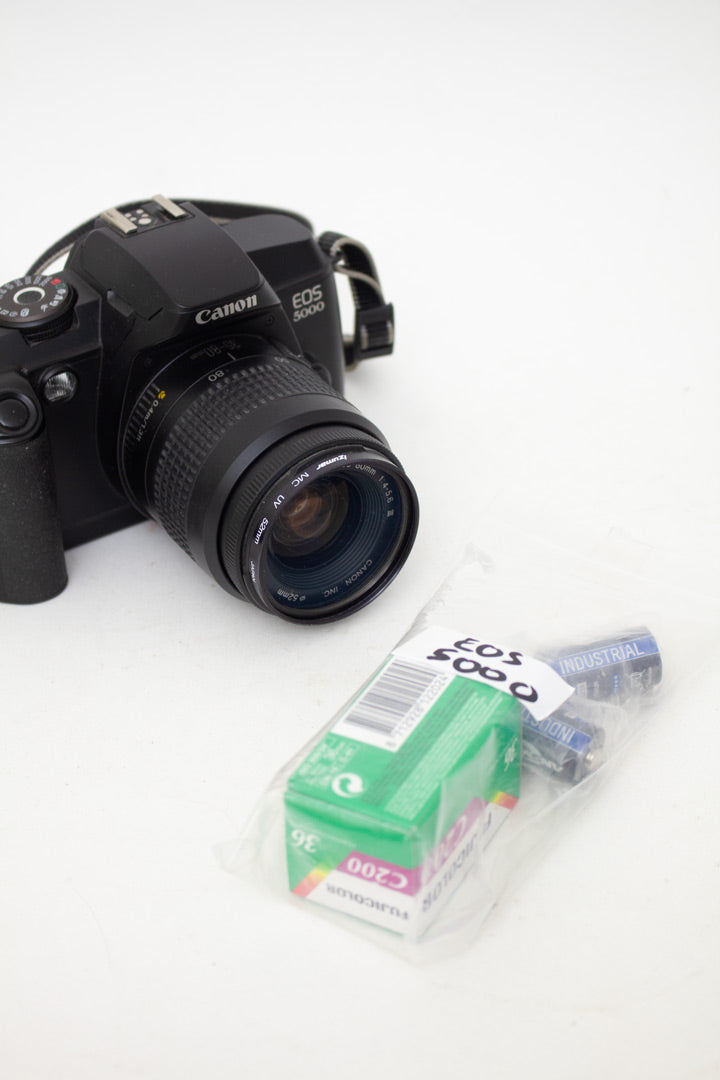 Canon EOS 5000 spiegelreflexcamera + 35-80mm + Film