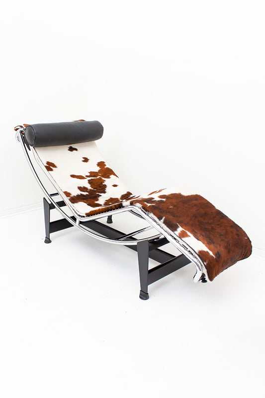 Cassina LC4 pony skin chaise longue Le Corbusier Perriand