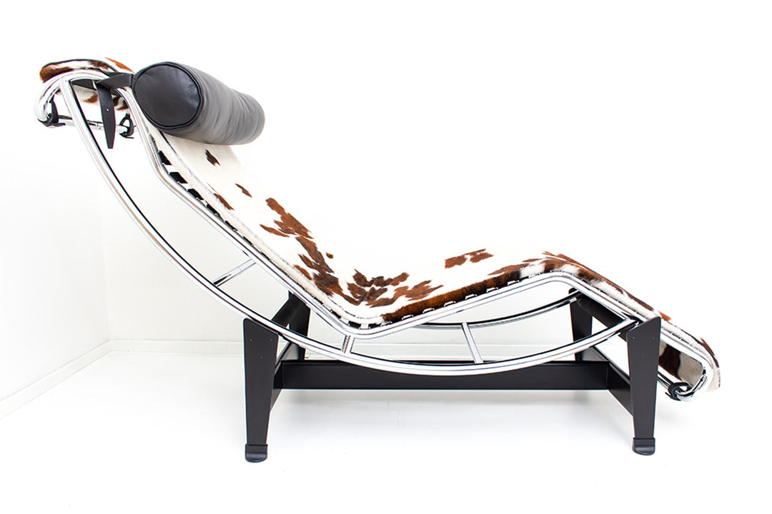 Cassina LC4 pony skin chaise longue Le Corbusier Perriand