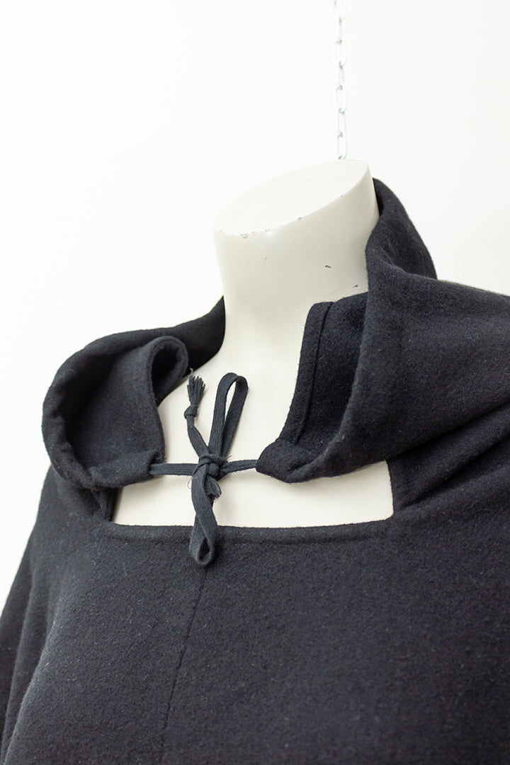 Comme des Garcons AD1996 zwarte wollen hooded cape