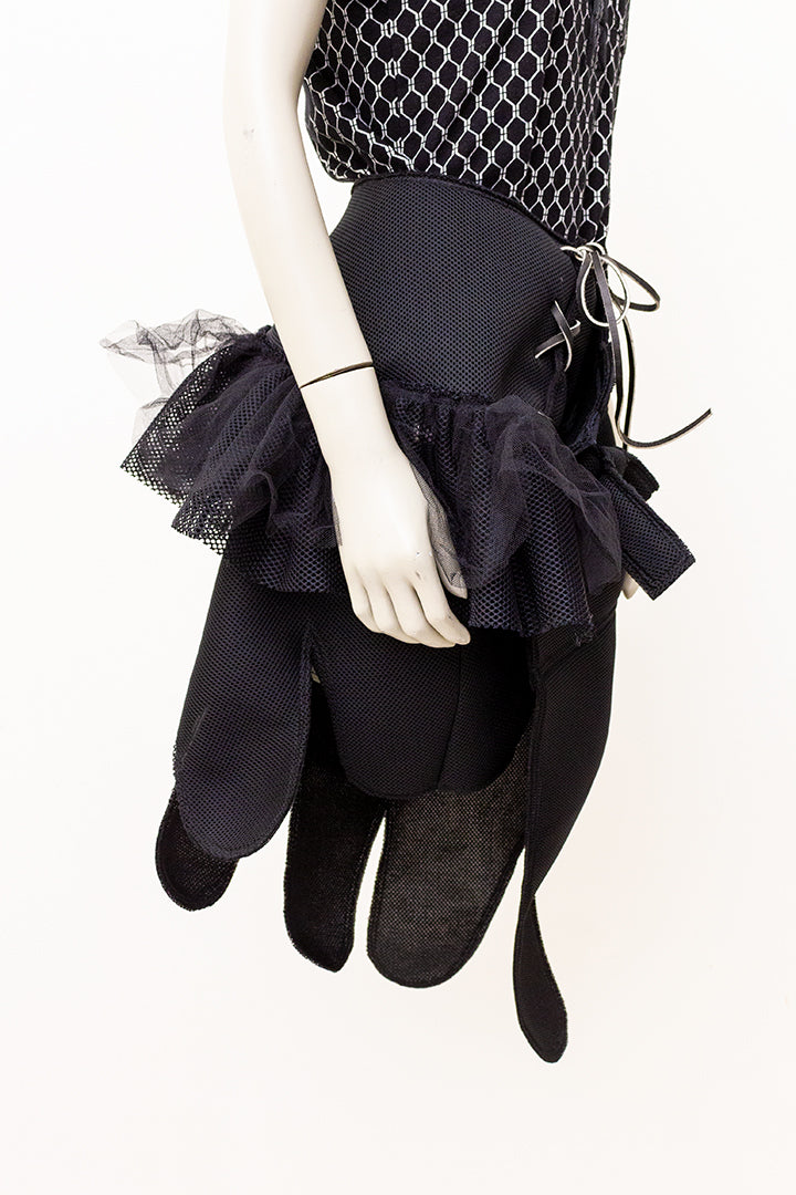 Comme des Garçons AD2004 asymmetrische geperforeerde scuba rok met tule