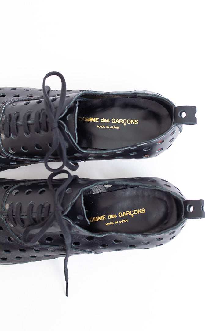 Comme des Garçons geperforeerde zwarte veterschoenen maat 39