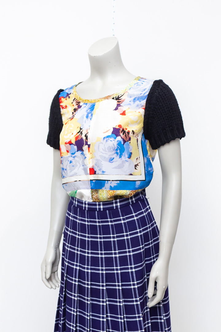 Comme des Garçons t-shirt met zijden sjaaltjes en zwarte gebreide mouwen 2002