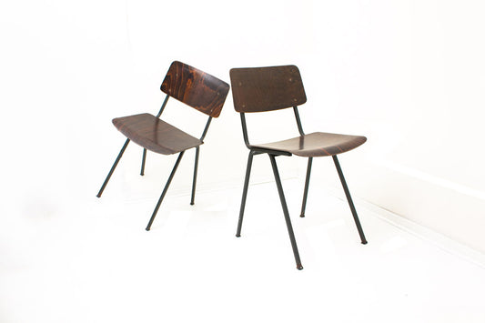 Donkerbruine schoolstoelen Marko Holland vintage