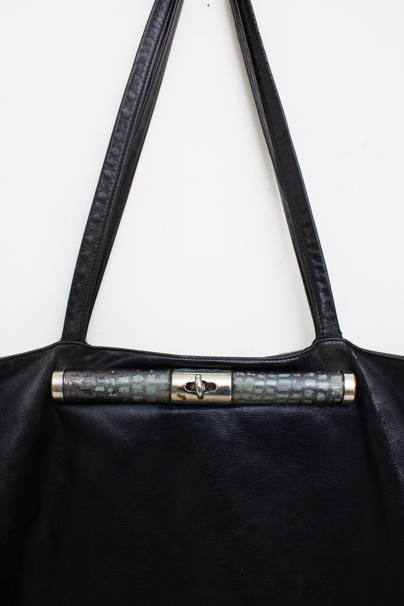 Oversized leren Dries van Noten tas met kroko detail