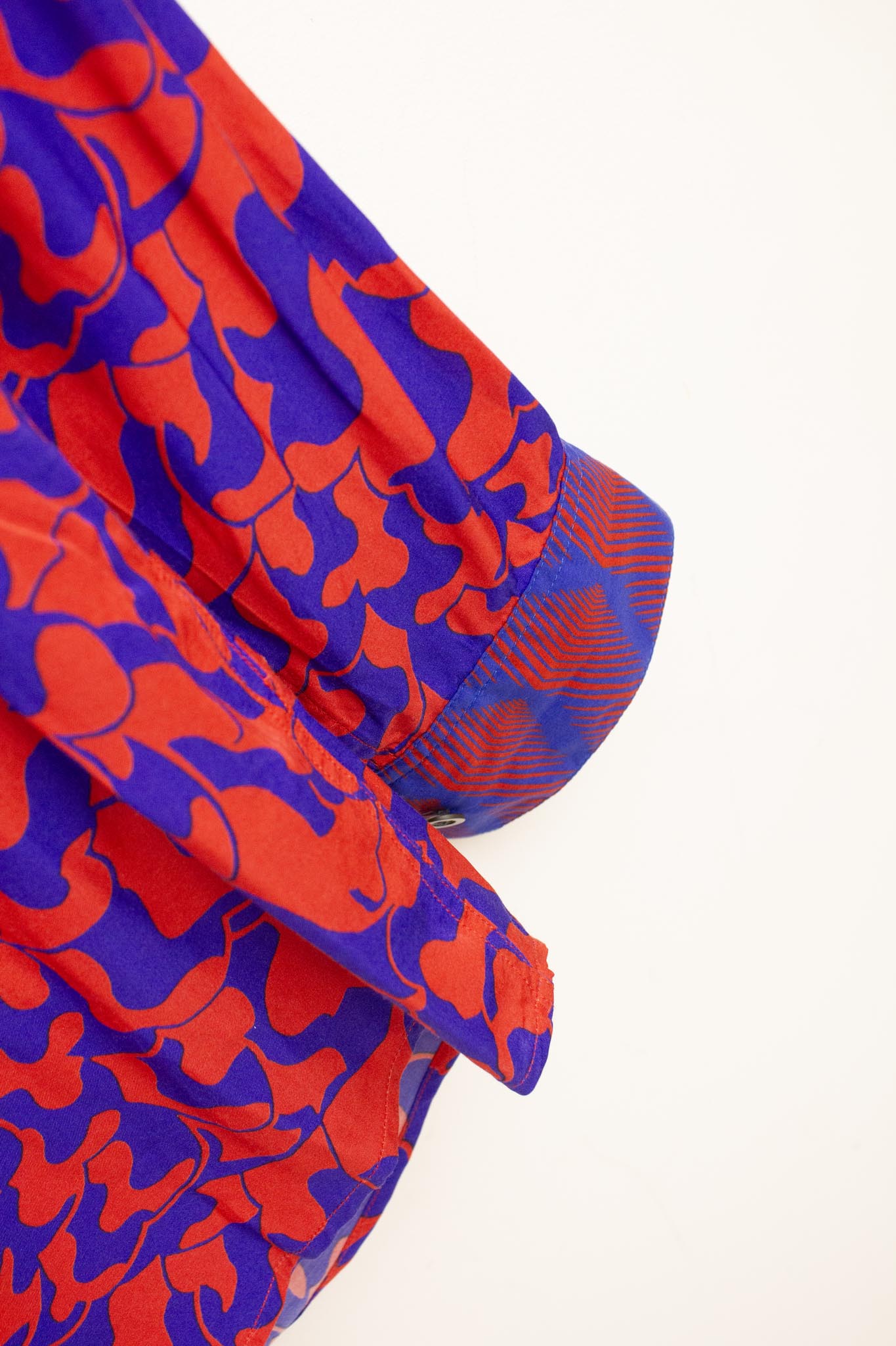 Dries van Noten rood met blauwe patronen blouse