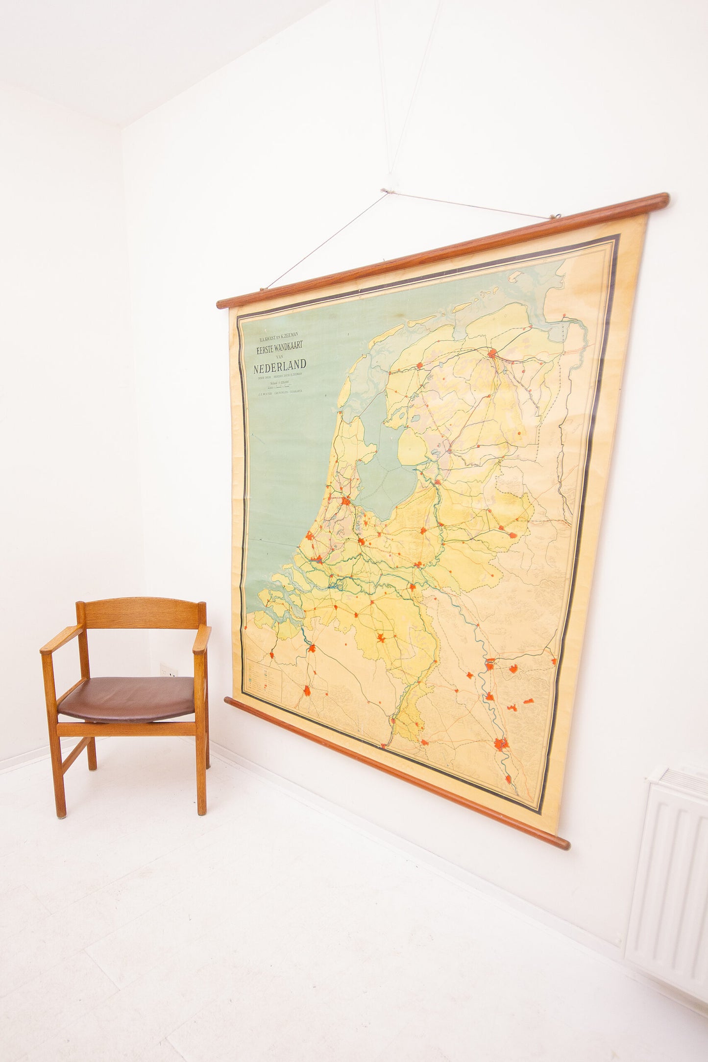 Eerste wandkaart van Nederland