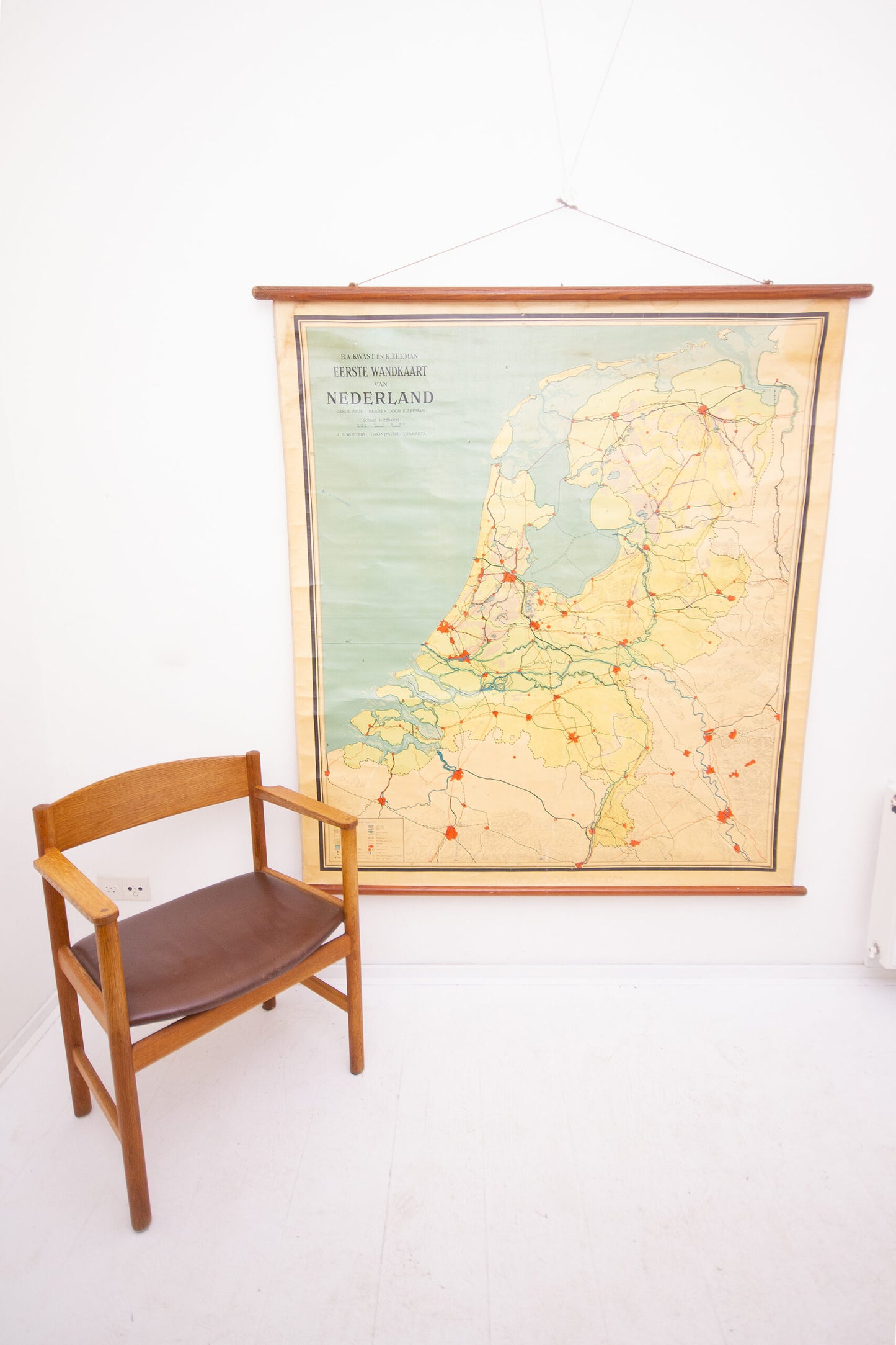 Eerste wandkaart van Nederland