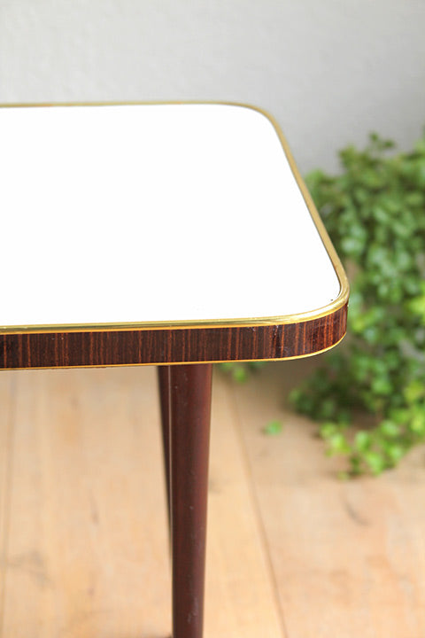 Elegant vintage plantentafeltje
