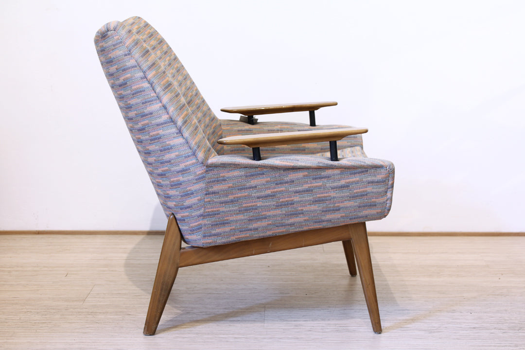 Fifties pastel-kleurige fauteuils met zwevende armleuningen