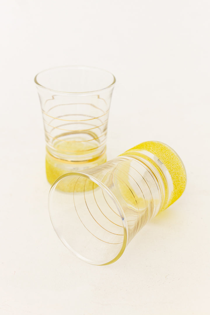 Franse kleine drankglaasjes met geel en gouden strepen - set van 6