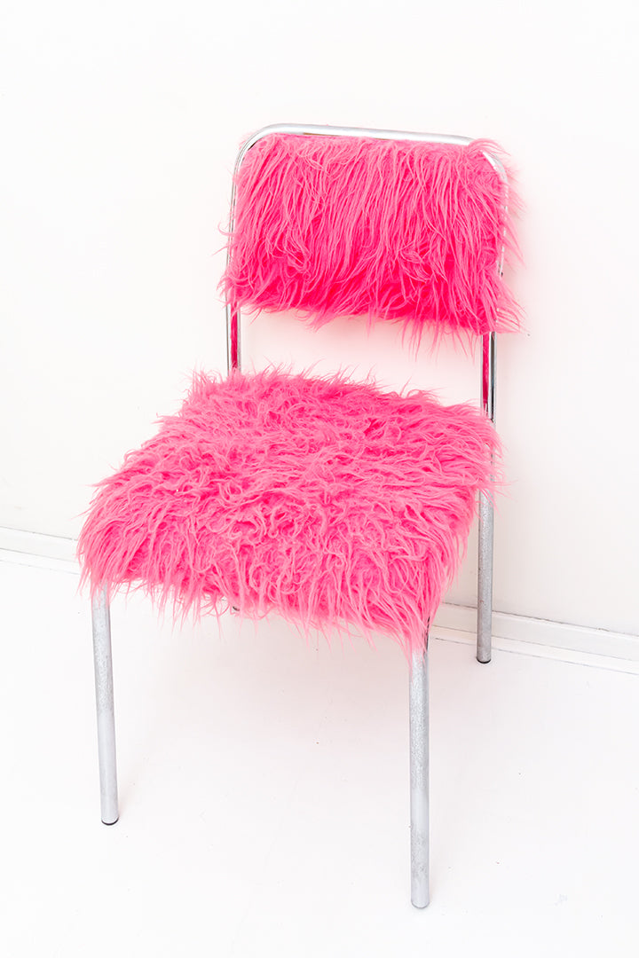 Furry stoel met verchroomd buisframe neon roze