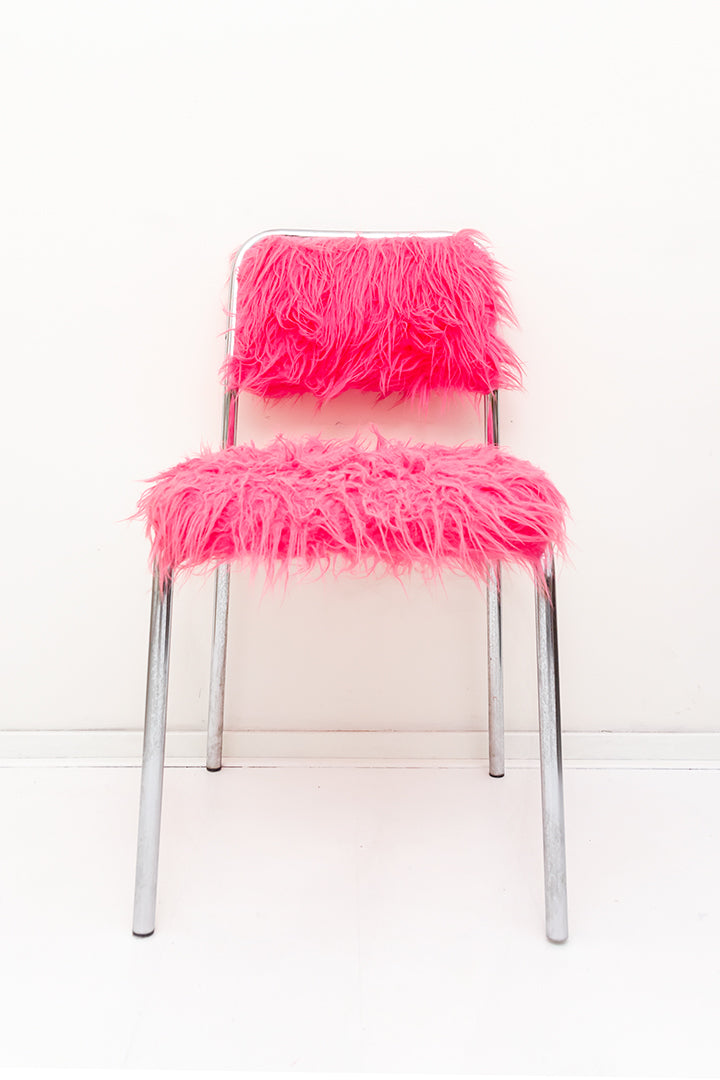 Furry stoel met verchroomd buisframe neon roze