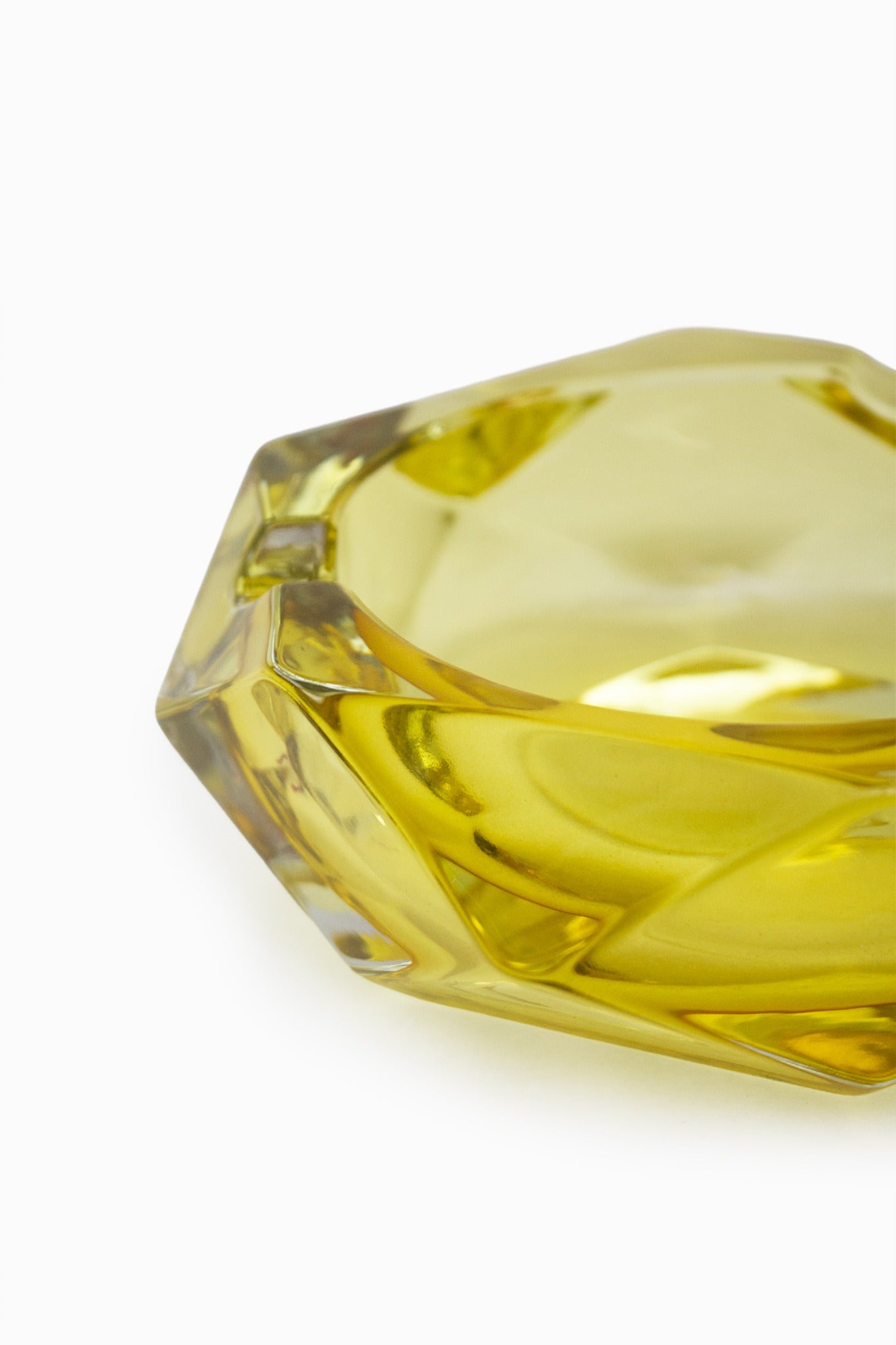 Gele vintage glazen hexagon asbak