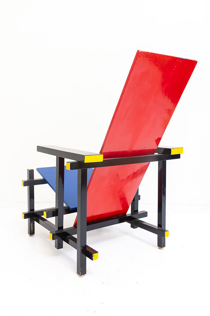 Handgemaakte rood-blauwe houten Rietveld stoel de Stijl