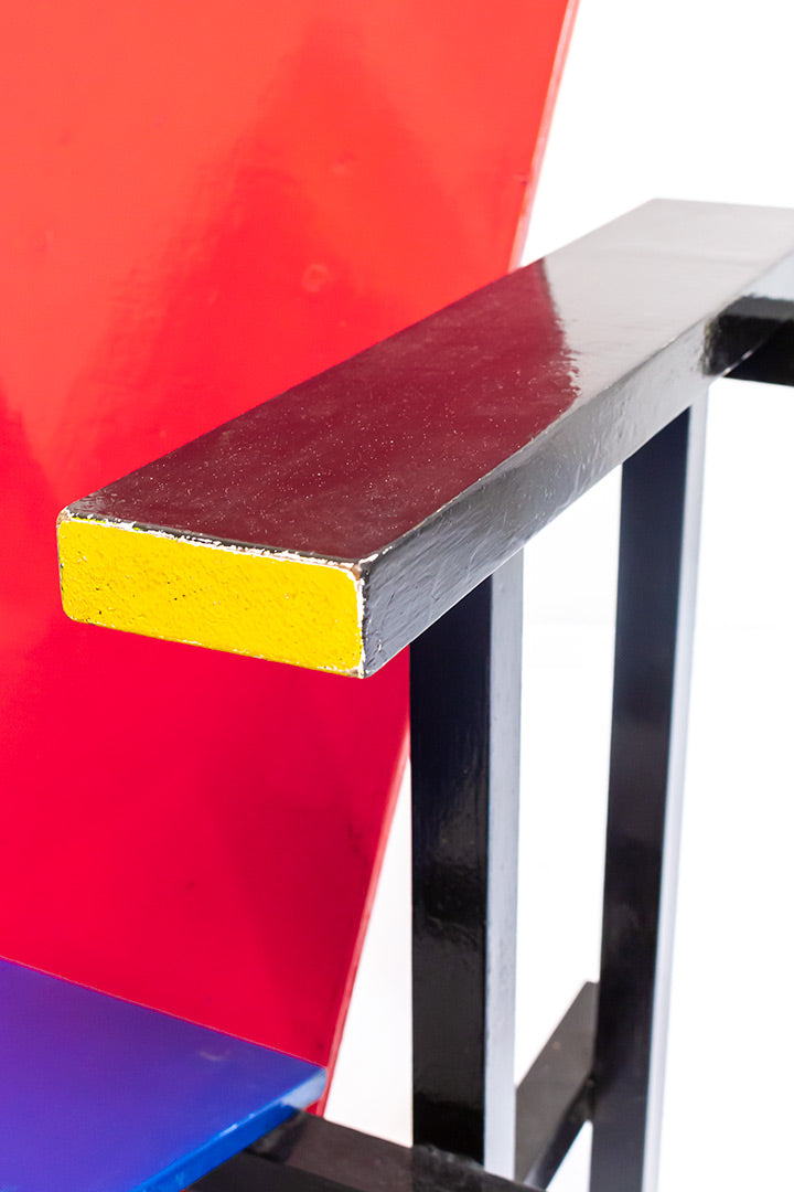 Handgemaakte rood-blauwe houten Rietveld stoel de Stijl