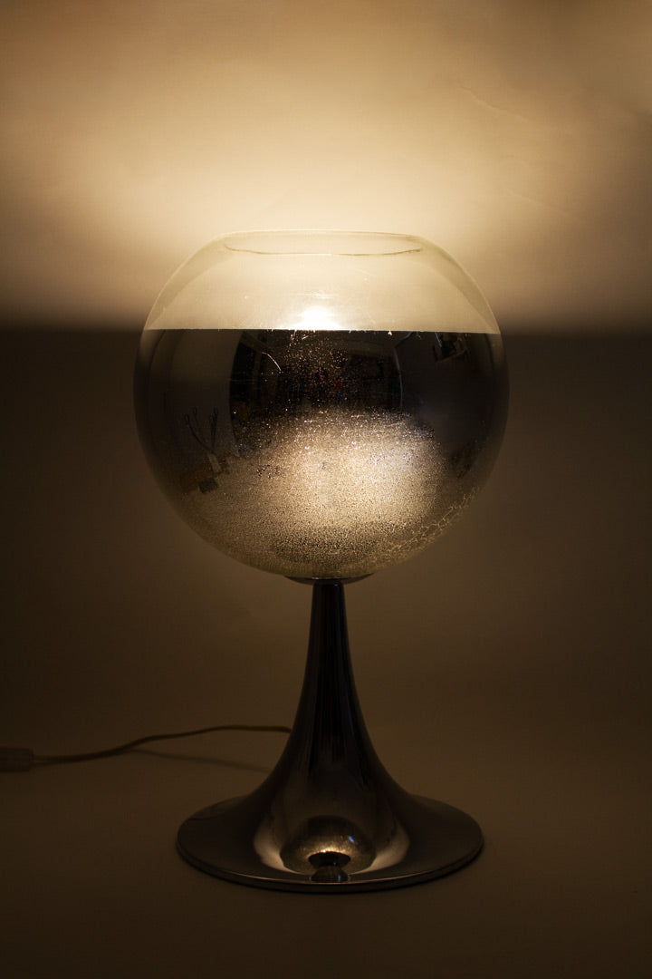 Chromen tafellamp met glazen globe kelk 2000s - Glashütte / Tom Dixon stijl