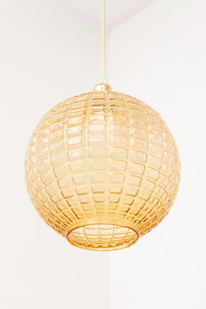 Globe hanglamp jaren 70 amberkleurig in Aloys F Gangkofner-stijl