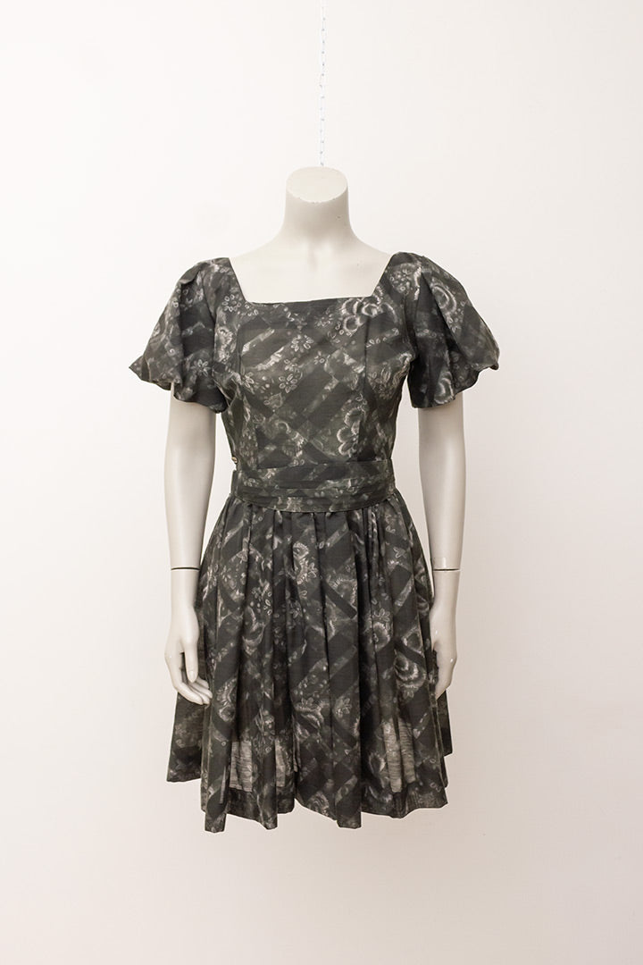 Grijze vintage jurk met pofmouwtjes en ceintuur Jonathan Logan