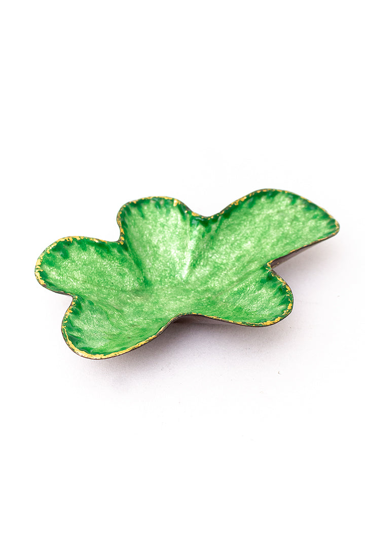 Groen emaille schaaltje in de vorm van een blad - Limoges Frankrijk