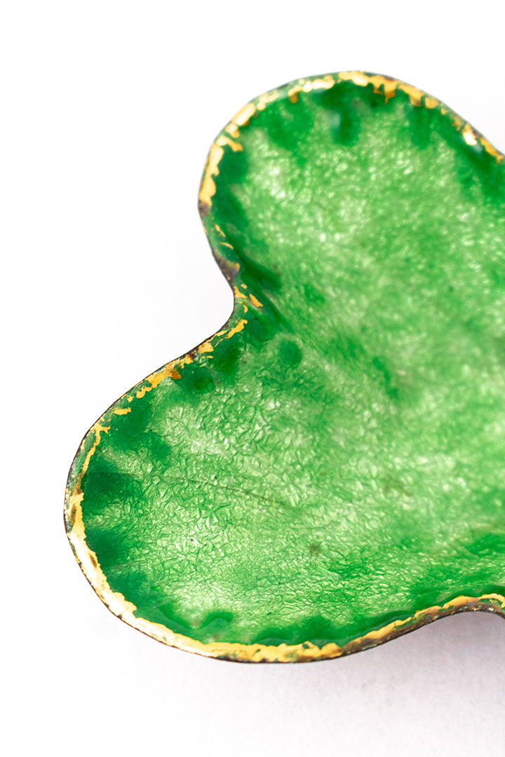 Groen emaille schaaltje in de vorm van een blad - Limoges Frankrijk