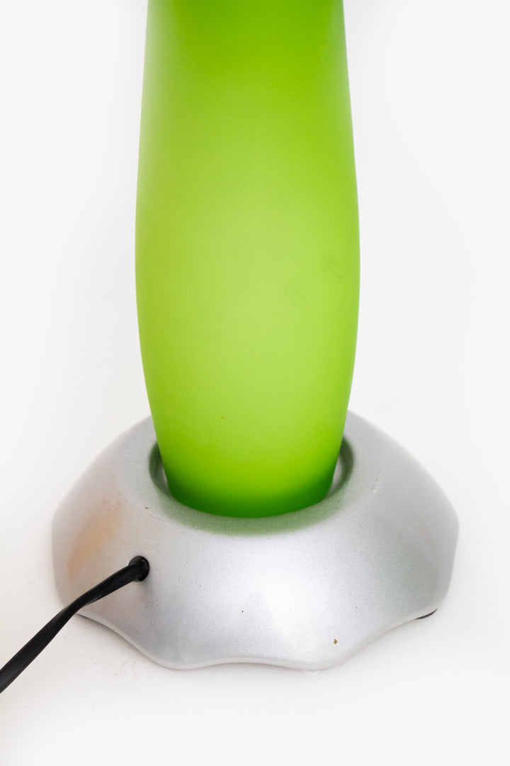 Groene glazen Y2K tafellamp zilverkleurige voet