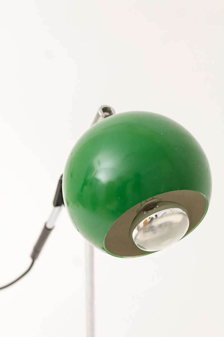 Groene vintage bureaulamp met bolvormige kap