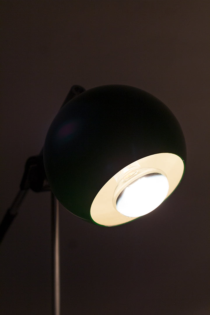 Groene vintage bureaulamp met bolvormige kap