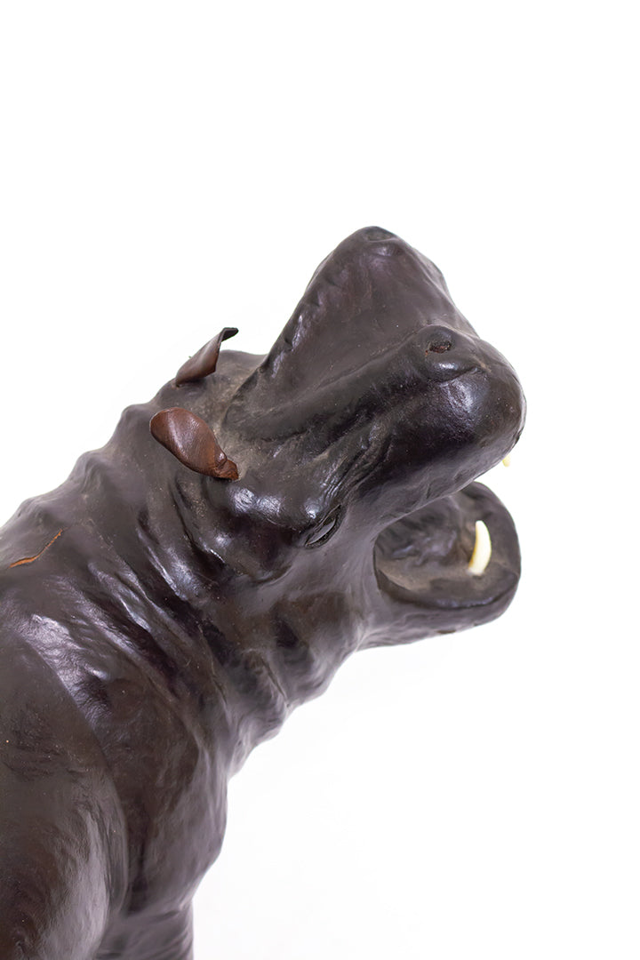 Groot antiek beeld nijlpaard van leer